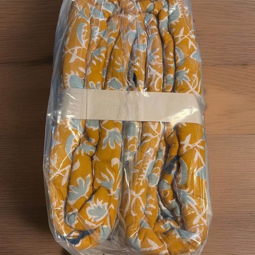 Threshold voile quilt